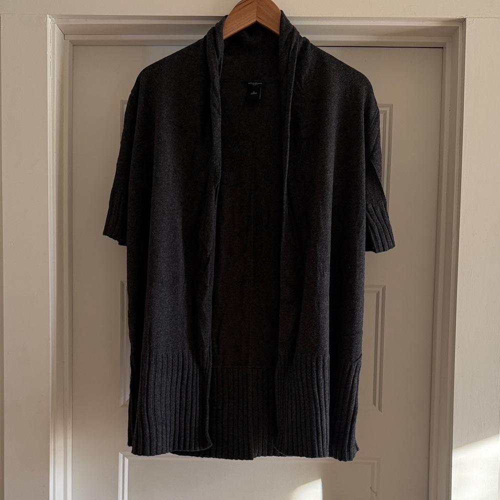 Ann Taylor Dark Gray Open-Front Cardigan w/ short sleeves
